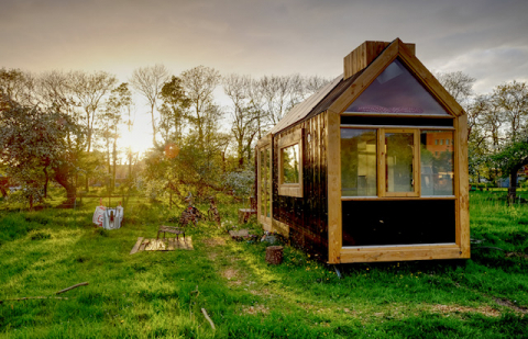 tiny house in tuin